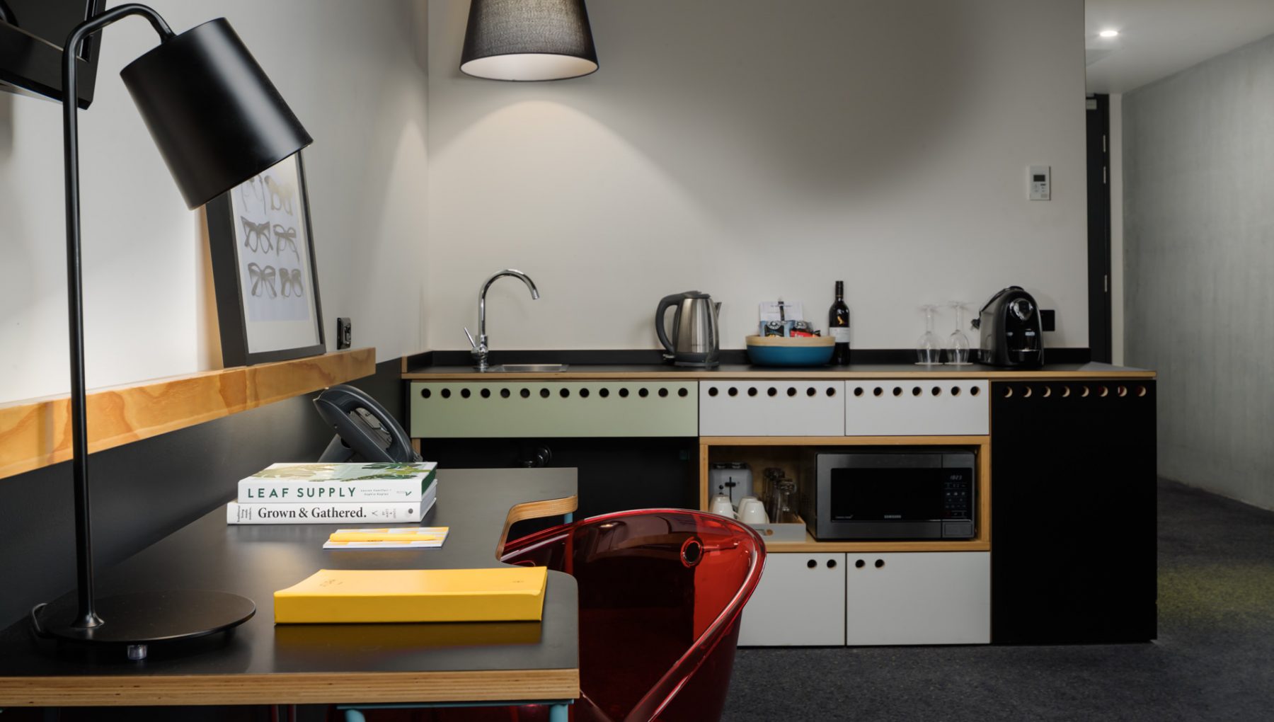 atura blacktown guest room