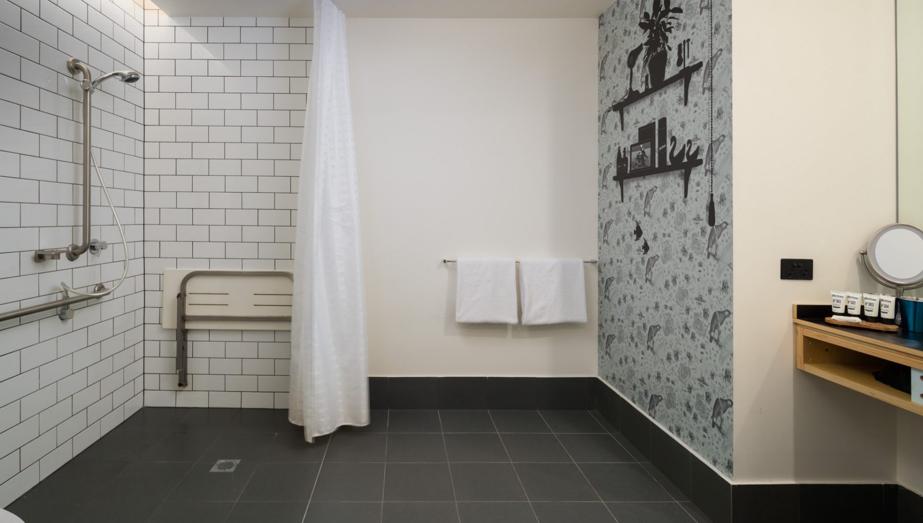 atura blacktown guest room bath