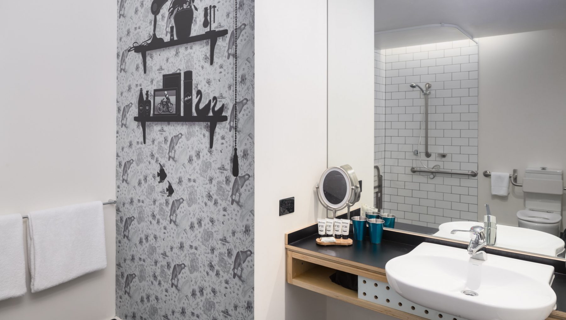 atura blacktown guest room bath