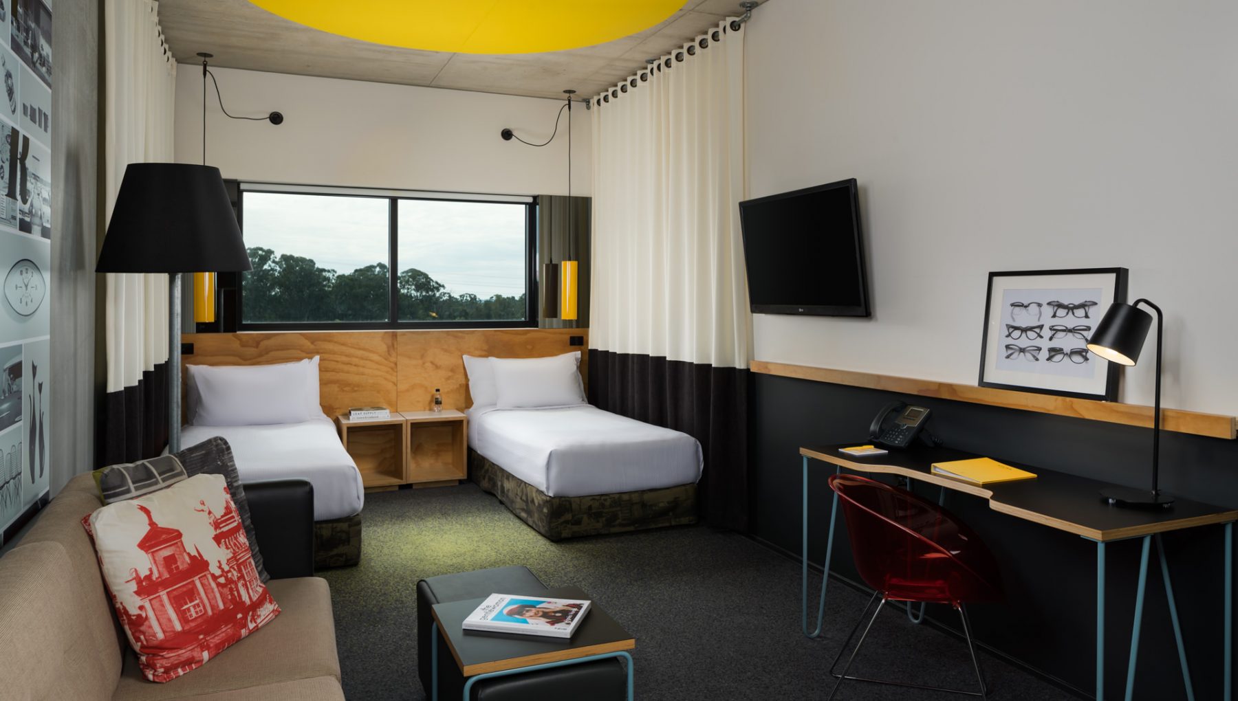 atura blacktown guest room