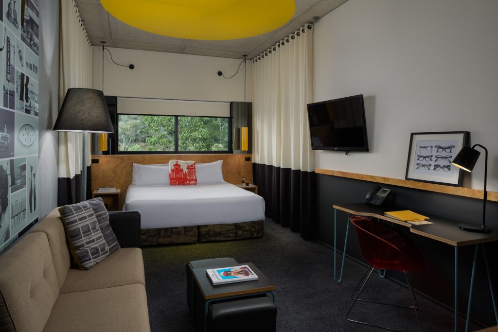 atura blacktown guest room