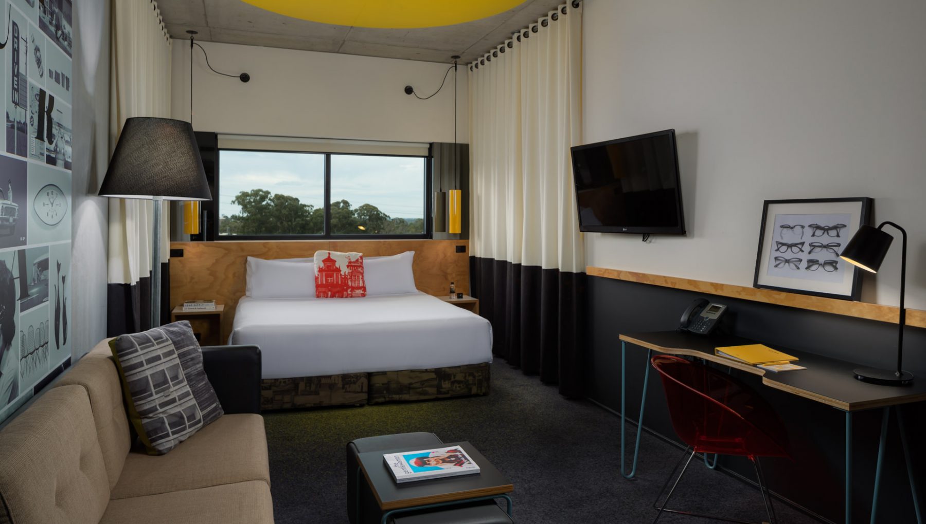atura blacktown guest room